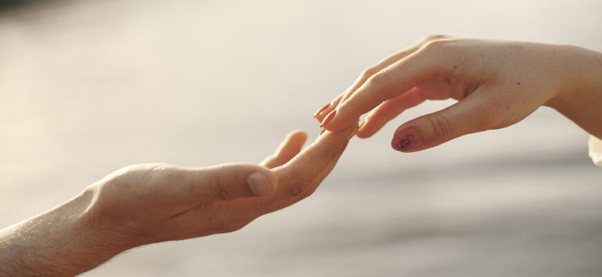 «Сумую за тобою, коханий»: як висловити почуття своїми словами красиво