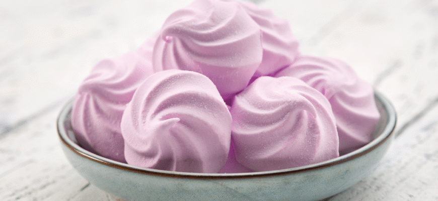 Хто не повинен їсти зефір: протипоказання та поради лікарів