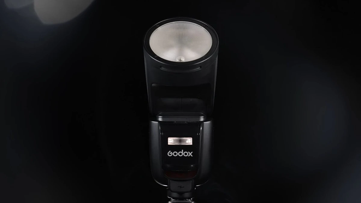 Накамерний спалах Godox V1
